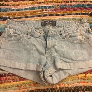 Hollister Light Wash Denim Heart Accent Cuffed Women’s Shorts